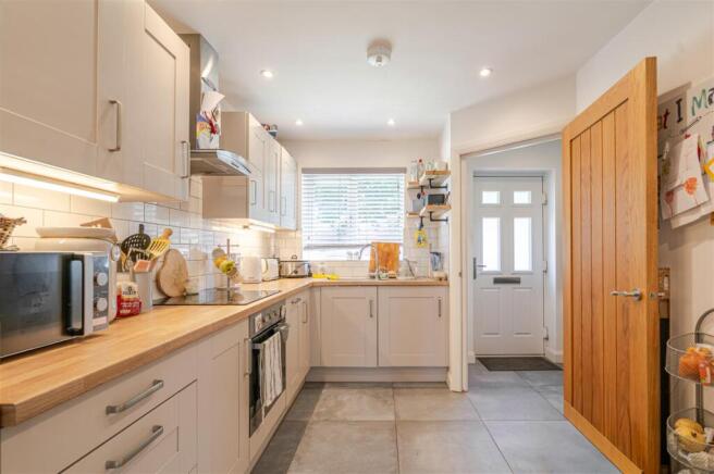 Oaktree Close, Moreton Morrell, Warwick photo 4