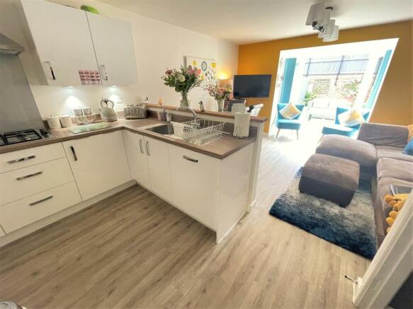OPEN PLAN LIVING DINING KITCHEN