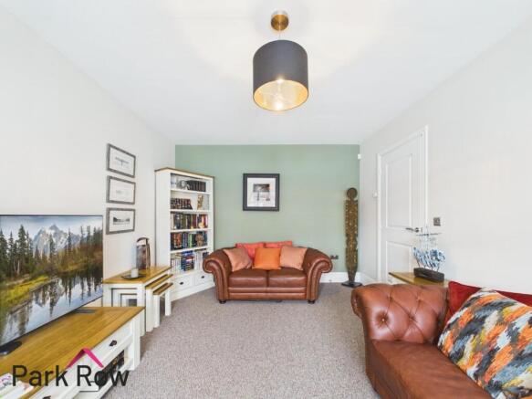 4 bed Detached for sale Image 8
