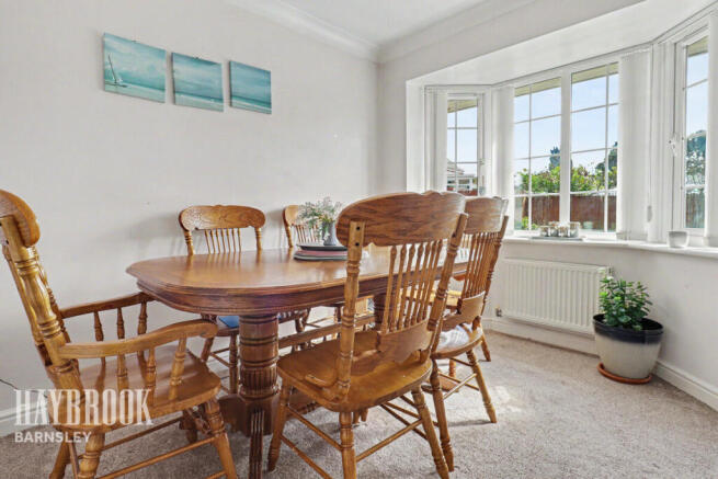4 bed Detached for sale Image 5