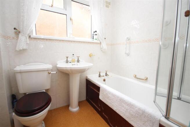 Bathroom.JPG