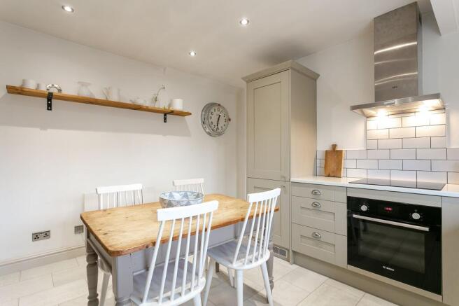 3 bed Apartment for sale Image 11