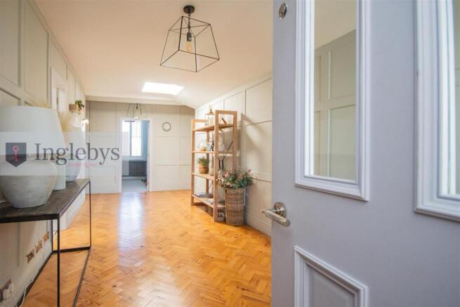 3 bed Apartment for sale Image 9