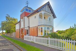 132, Grand Drive, Herne Bay CT6 8HT
