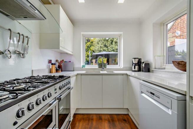 8599160-interior16-800.jpg