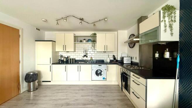 2 bed Flat to rent Image 4