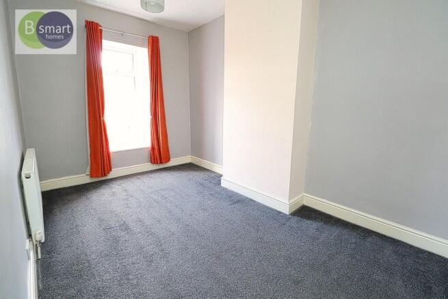 2 bed Terraced to rent Image 5