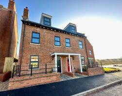 52, Dart Avenue, Exeter EX2 7FX