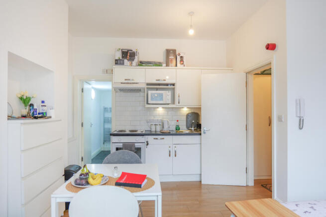 8 bed House of Multiple Occupation for sale Image 8