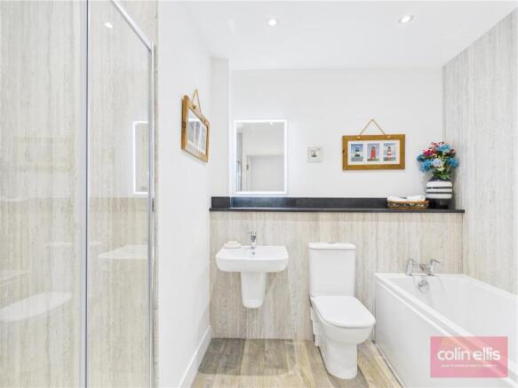 2 bed Ground Flat for sale Image 12