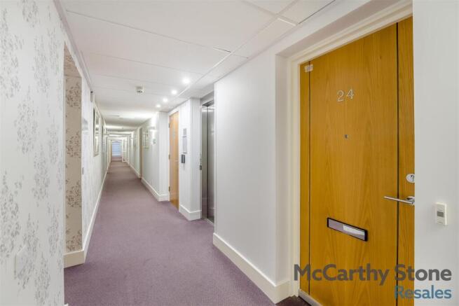 8670696-interior12.jpg