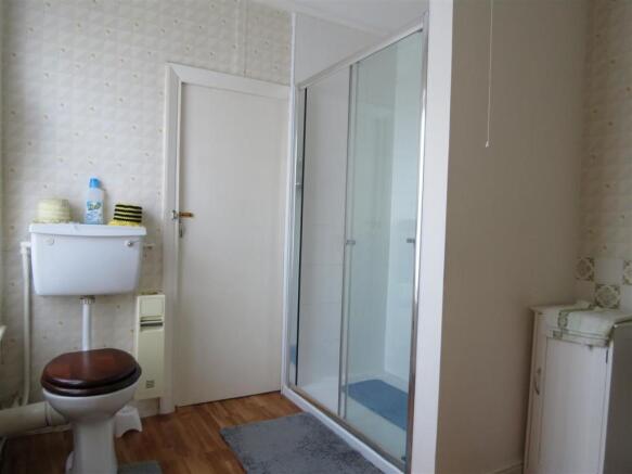 Shower Room: