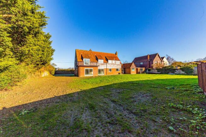Tendring-Road-Clacton-on-Sea-detached-house-IMG_60
