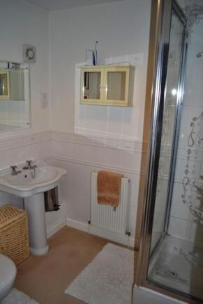 Bed 1 Ensuite
