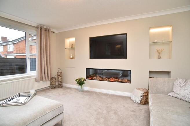 4 bed Detached for sale Image 3