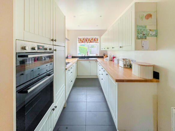 3 bed Semi-Detached for sale Image 7