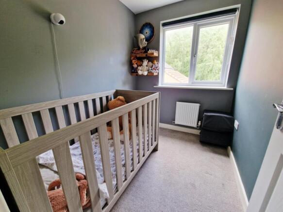 4 bed House for sale Image 11