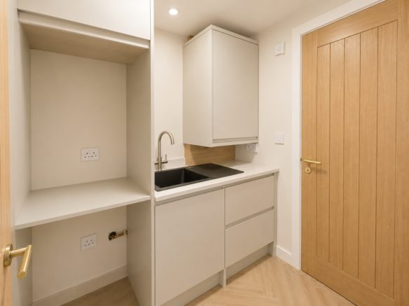 4 bed Semi-Detached for sale Image 10