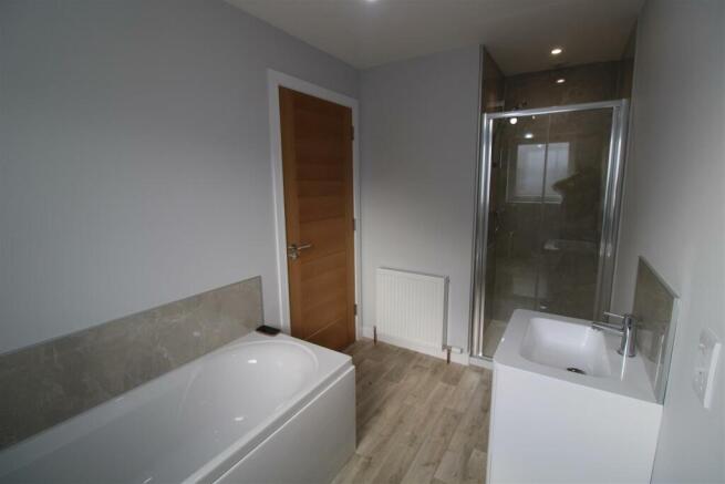 BATHROOM (1).JPG