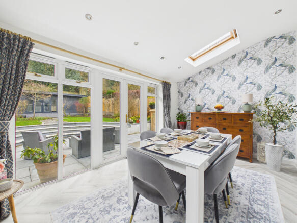 CAM01984G0-PR0570-STILL017