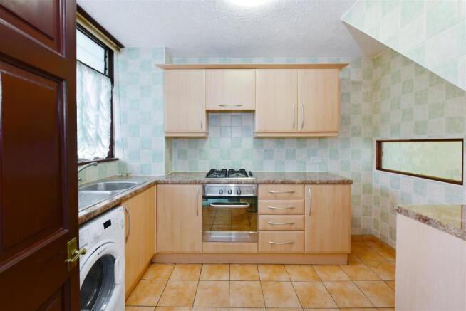 Kitchen 2.JPG