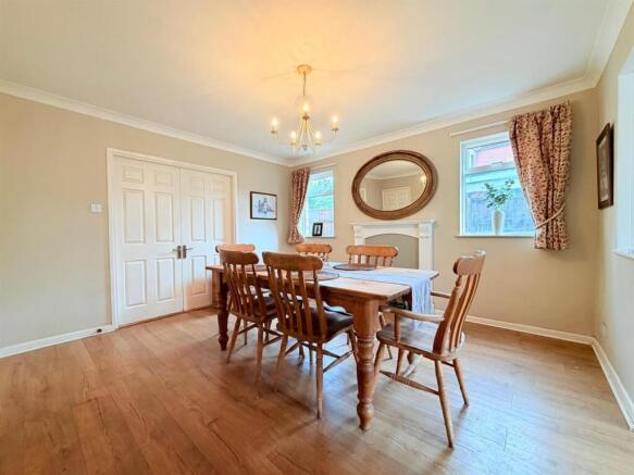 Antells Way, Alderholt, Fordingbridge photo 4