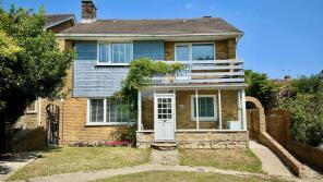 70, Ironlatch Avenue, St. Leonards-on-sea TN38 9JN
