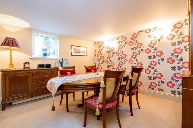 Dining Room/Bed 2