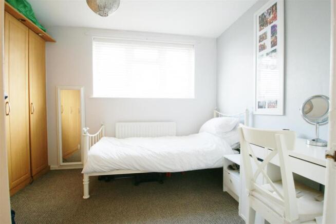 bedroom 3.JPG