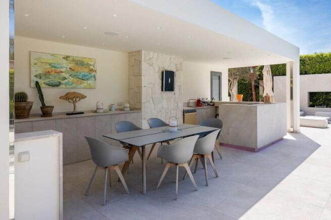 03 santa ponsa Modern Mediterrane Villa mit Meerblick und Rooftop Spa kaufen terrasse