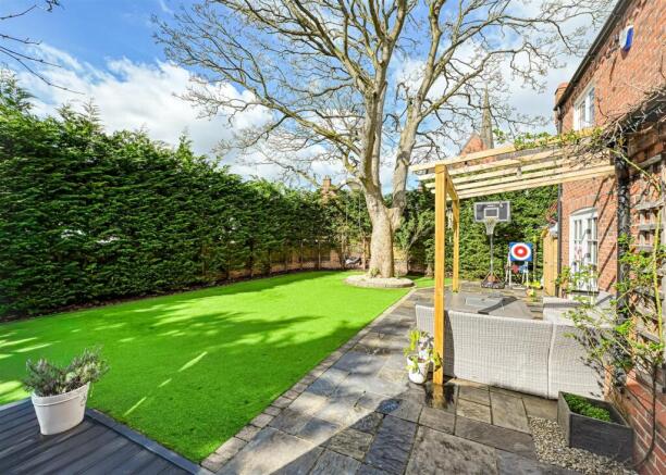 7 Admiral Rodney Gardens-4.jpg