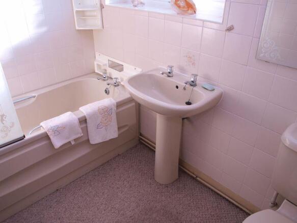 Family Bathroo...