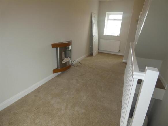 1 bed Terraced to rent Image 4