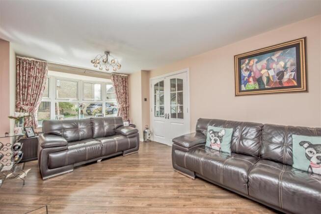 4 bed Detached for sale Image 6