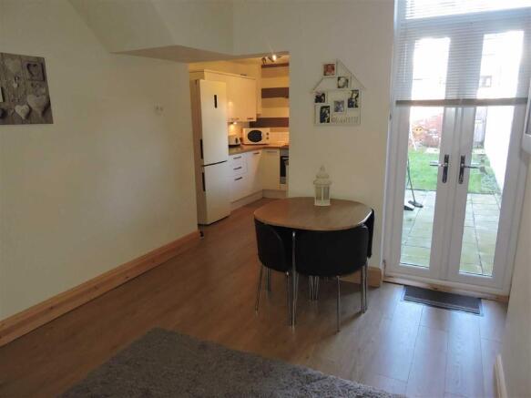 DINING ROOM ALTERNAT