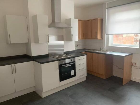 3 bed House to rent Image 4