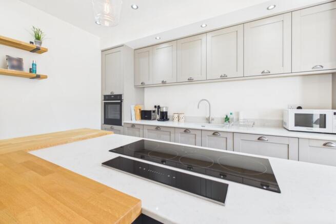4 bed Semi-Detached for sale Image 11