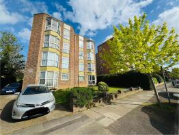 5, 18 Hobart House, Adelaide Road, Surbiton KT6 4TQ