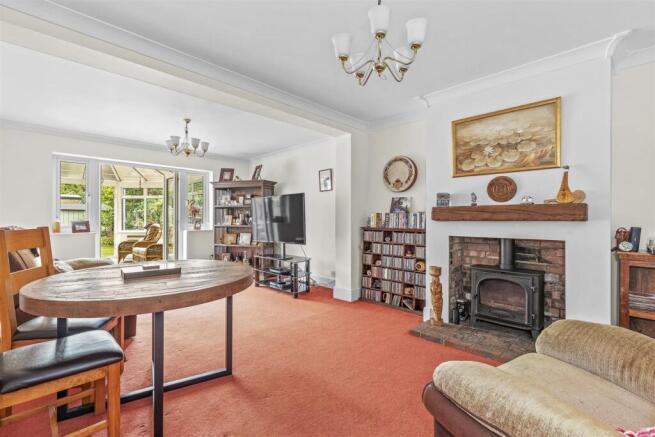 3 Manor Gardens, HP13 5HD-8.jpg