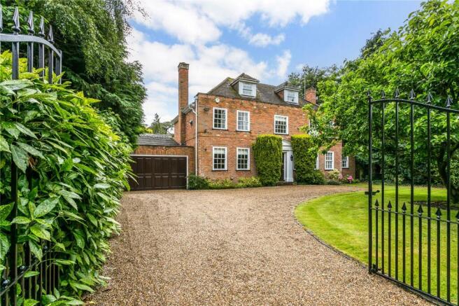 Gated Frontage