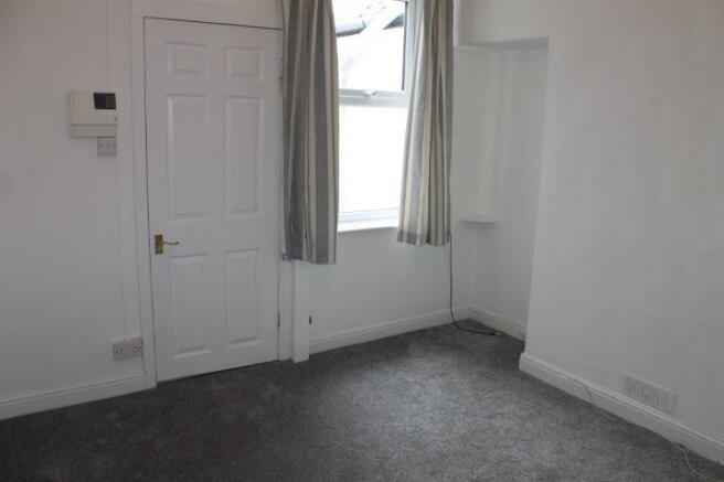 2 bed Terraced to rent Image 8