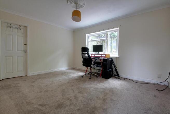 4 bed Semi-Detached for sale Image 5