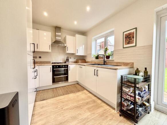4 bed Detached for sale Image 9