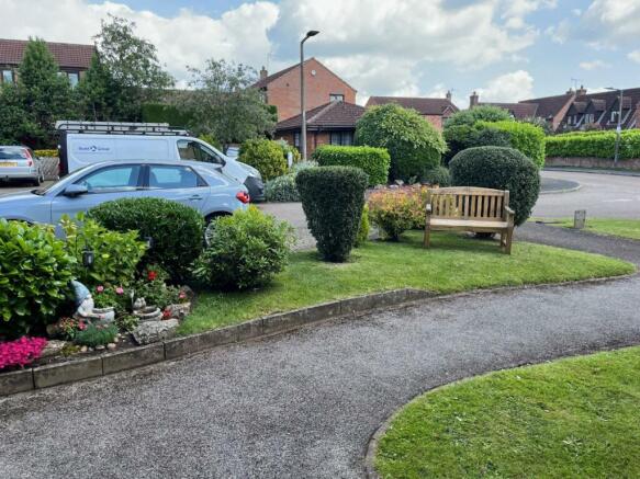 Garden to front.jpg
