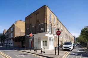 Upper Flat, 49, Skinner Street, London EC1R 0HR