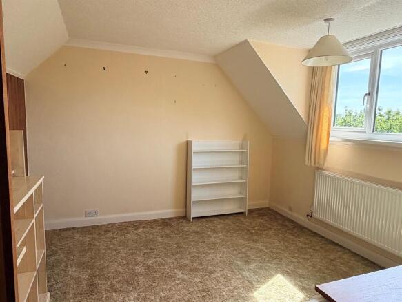 4 bed Detached Bungalow for sale Image 10