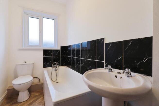 3 bed Terraced for sale Image 11