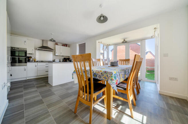 Brickle Wood Avenue, Poringland, Norwich photo 4