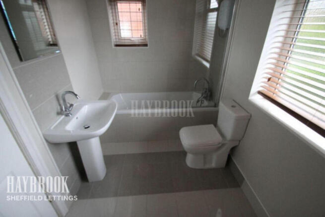 3 bed Semi-Detached to rent Image 8