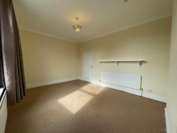 40 north bedroom 1 1.jpg